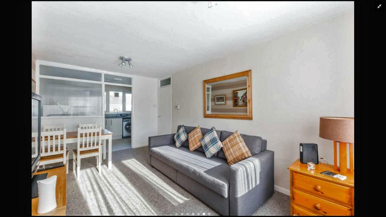 Lovely One Bedroom Apartment In Stratford ロンドン エクステリア 写真