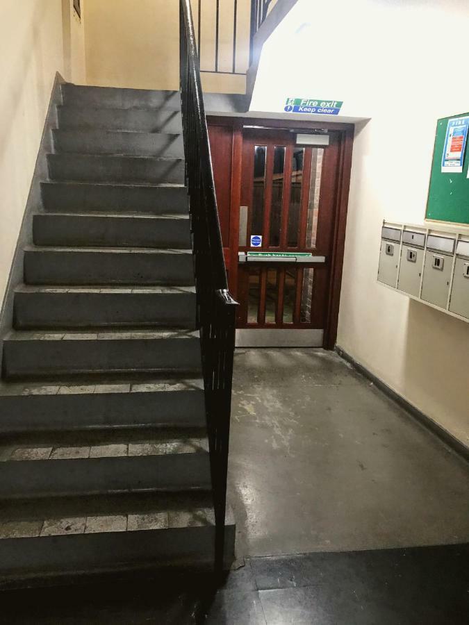 Lovely One Bedroom Apartment In Stratford ロンドン エクステリア 写真
